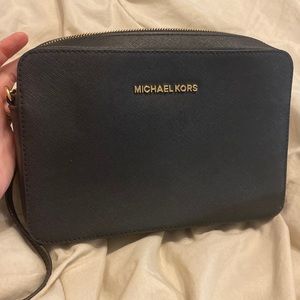 Michael Kors EW Large Jet Set Crossbody Black Leather Bag